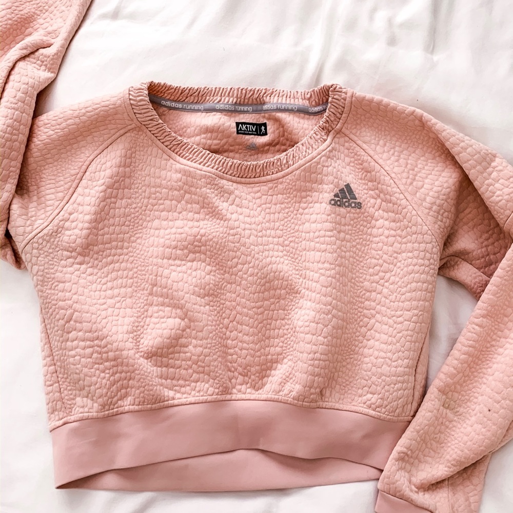 Cropped adidas sweater